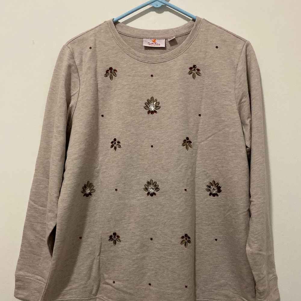 QUAKER FACTORYWomen's Gray Jeweled Top, size S